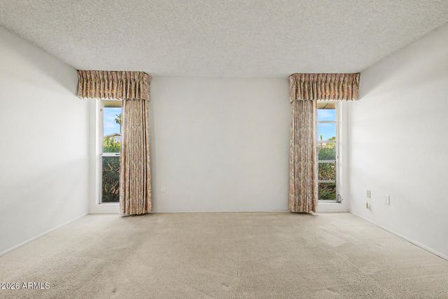 9726 W HUTTON Drive, Sun City, AZ 85351