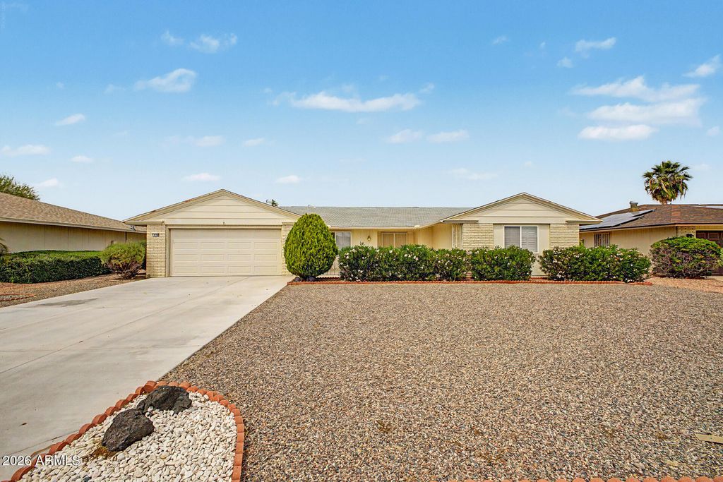 9726 W HUTTON Drive, Sun City, AZ 85351