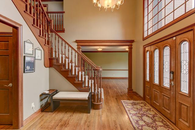 9937 Tanglewood Court, Munster, IN 46321