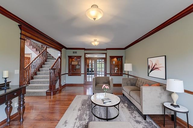 9937 Tanglewood Court, Munster, IN 46321