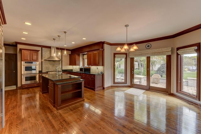 9937 Tanglewood Court, Munster, IN 46321