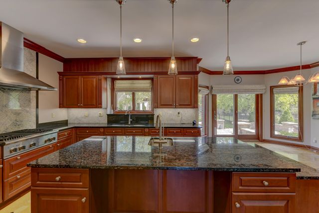 9937 Tanglewood Court, Munster, IN 46321