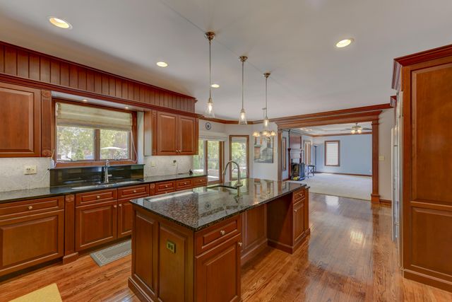 9937 Tanglewood Court, Munster, IN 46321