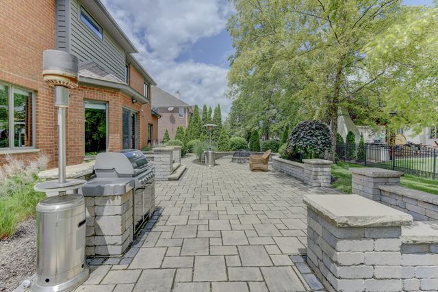 9937 Tanglewood Court, Munster, IN 46321