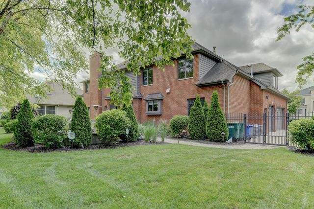 9937 Tanglewood Court, Munster, IN 46321