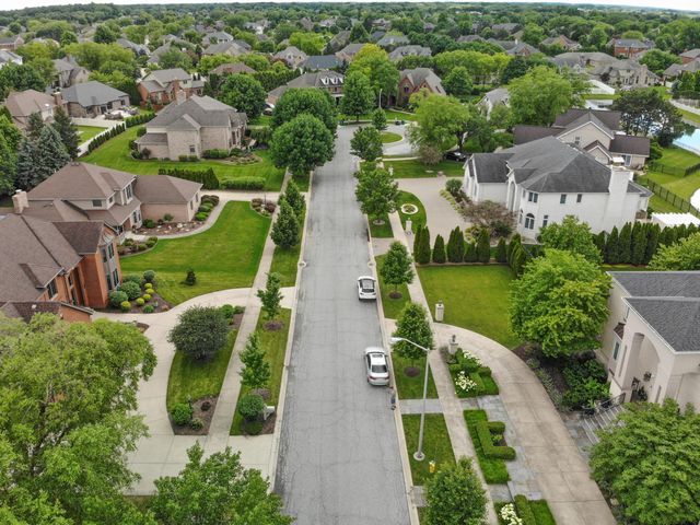 9937 Tanglewood Court, Munster, IN 46321