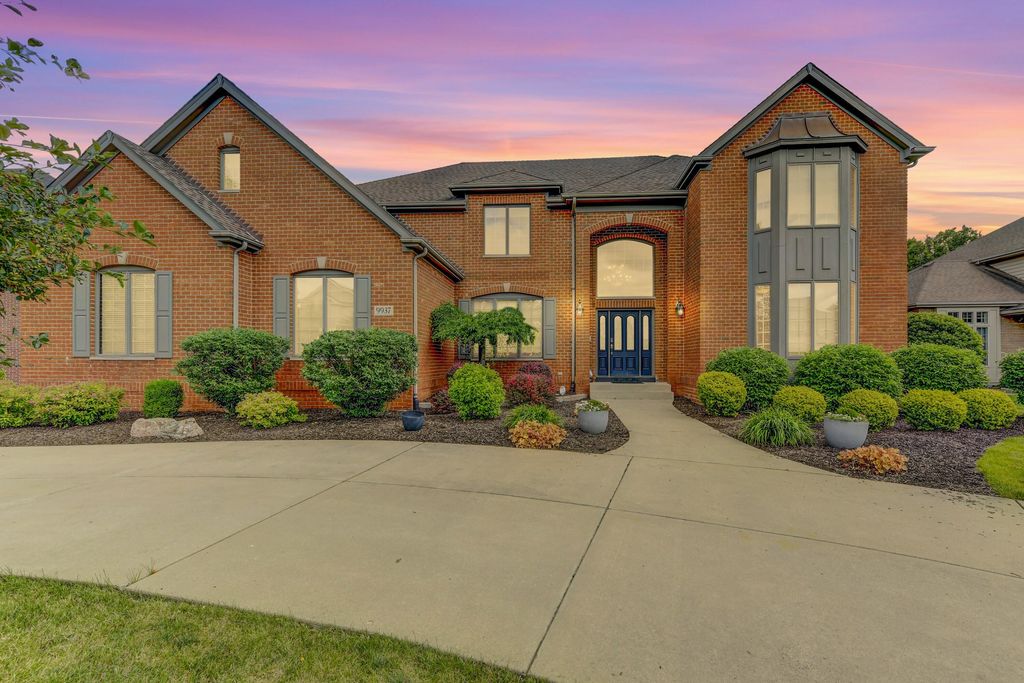 9937 Tanglewood Court, Munster, IN 46321