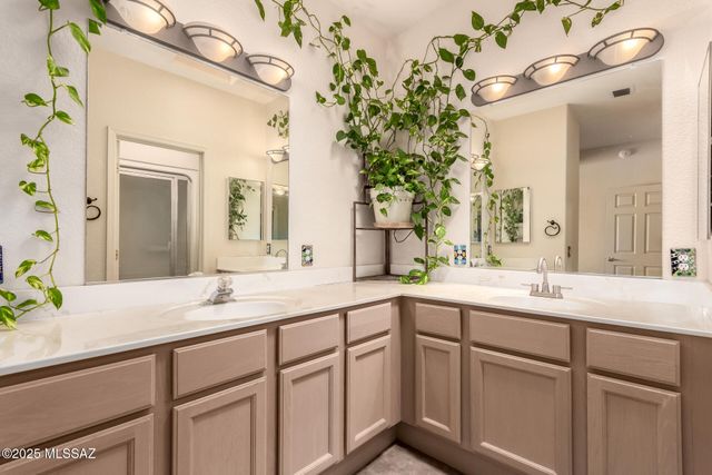 6064 W Ten Star Drive, Tucson, AZ 85713