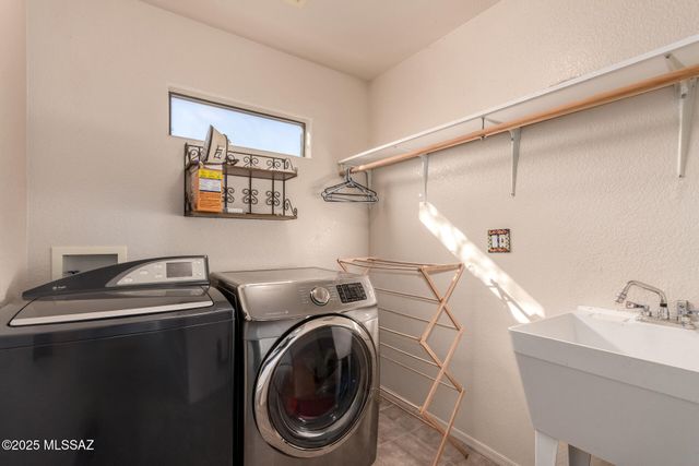 6064 W Ten Star Drive, Tucson, AZ 85713