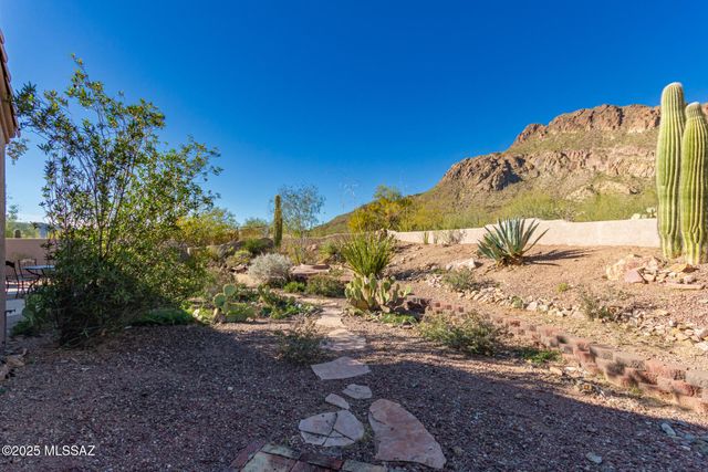 6064 W Ten Star Drive, Tucson, AZ 85713