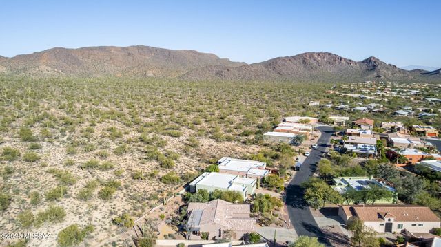 6064 W Ten Star Drive, Tucson, AZ 85713