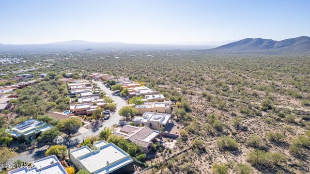 6064 W Ten Star Drive, Tucson, AZ 85713