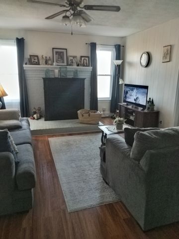 275 Rockhouse Rd, Hohenwald, TN 38462