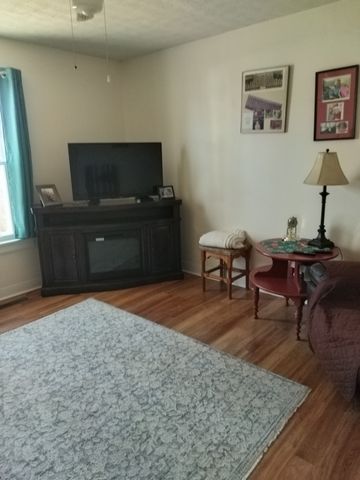 275 Rockhouse Rd, Hohenwald, TN 38462