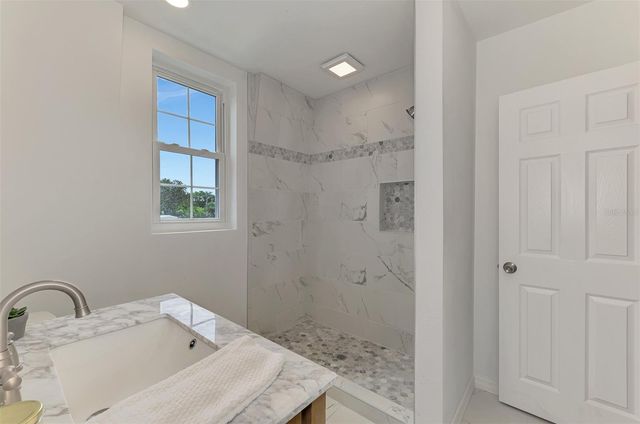 5030 18TH AVENUE W, Bradenton, FL 34209