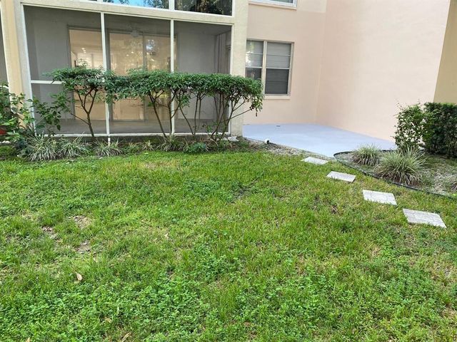 2600 NW 49th Avenue Apt 112, Lauderdale Lakes, FL 33313