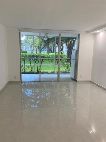 2600 NW 49th Avenue Apt 112, Lauderdale Lakes, FL 33313