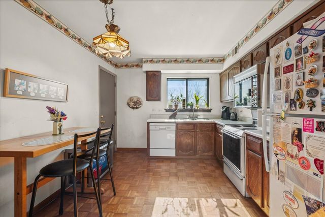 3266 Sanders Road 6F, Northbrook, IL 60062