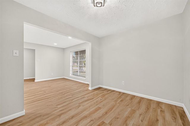 6914 Rockergate Drive, Missouri City, TX 77489