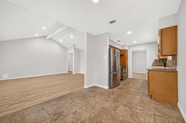 6914 Rockergate Drive, Missouri City, TX 77489