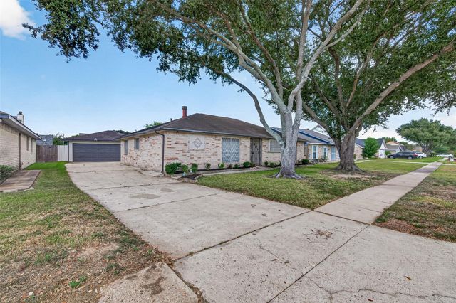 6914 Rockergate Drive, Missouri City, TX 77489
