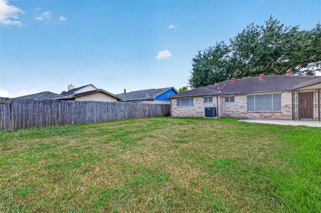 6914 Rockergate Drive, Missouri City, TX 77489