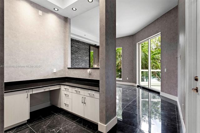 6000 Island Blvd 203, Aventura, FL 33160