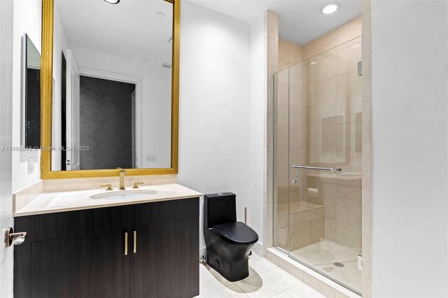 6000 Island Blvd 203, Aventura, FL 33160