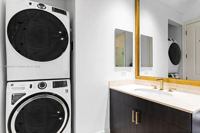 6000 Island Blvd 203, Aventura, FL 33160