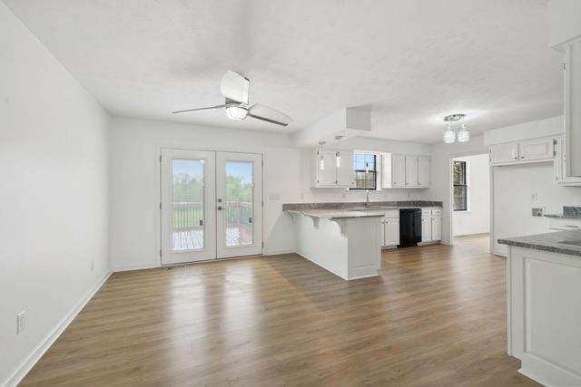 500 Brown Rd, Bon Aqua, TN 37025