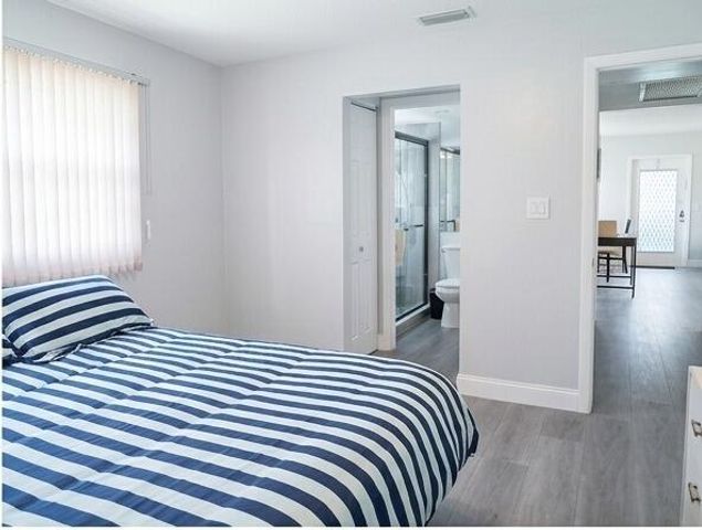 25 Upminster B 25, Deerfield Beach, FL 33442