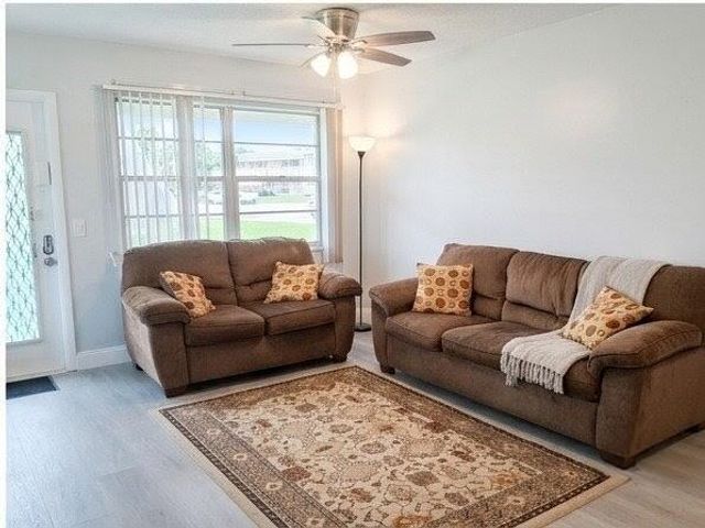 25 Upminster B 25, Deerfield Beach, FL 33442