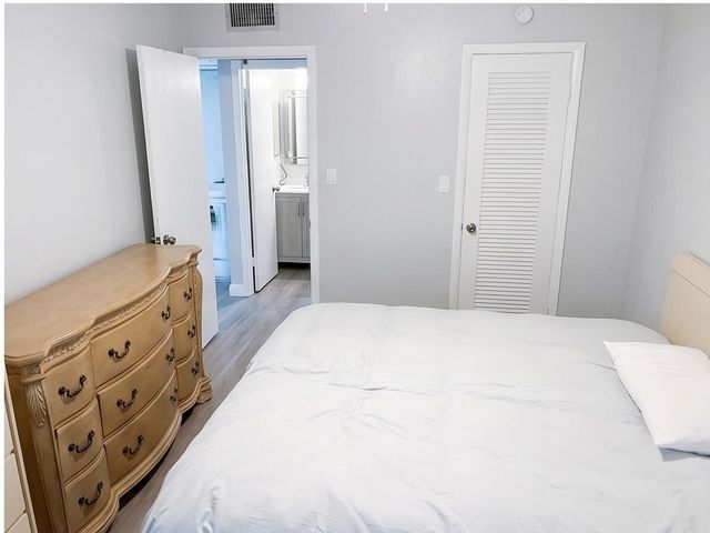 25 Upminster B 25, Deerfield Beach, FL 33442