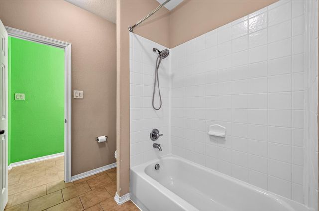 6118 Southwell Lane, League City, TX 77573