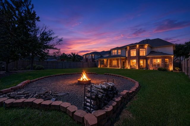 6118 Southwell Lane, League City, TX 77573