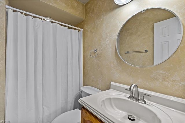 150 Majestic CIR, Virginia Beach, VA 23452