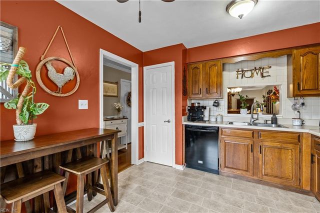 150 Majestic CIR, Virginia Beach, VA 23452