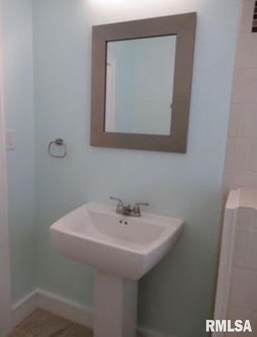 1525 25TH Street, Rock Island, IL 61201