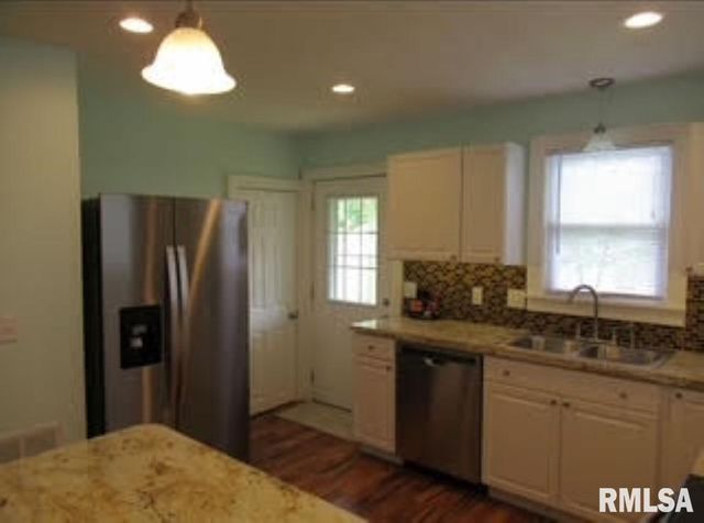 1525 25TH Street, Rock Island, IL 61201