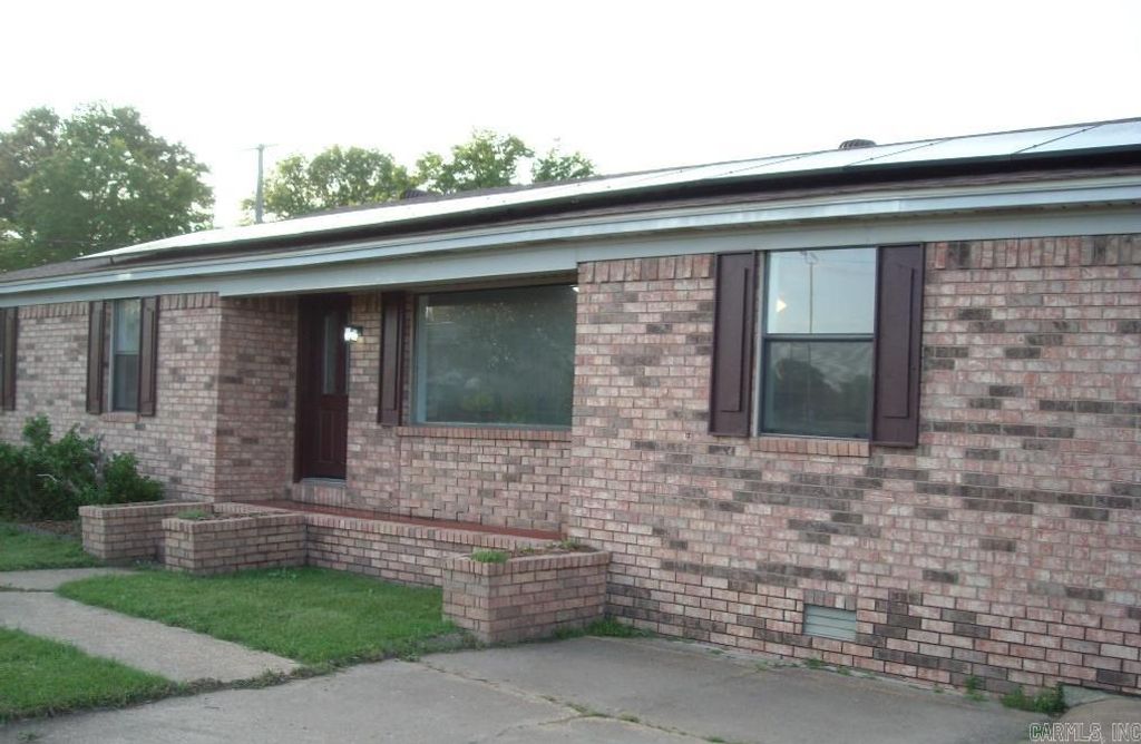 202 West First Street, Dierks, AR 71833