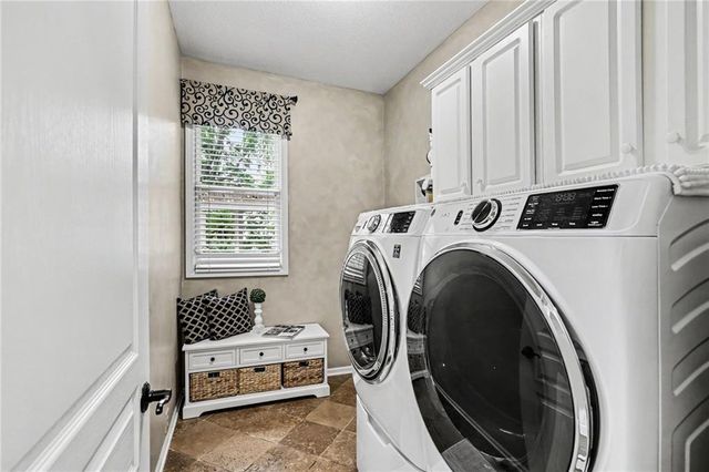 3541 W 143rd Terrace, Leawood, KS 66224