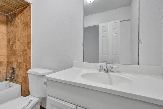 26 Wimbledon Lake Drive 248, Plantation, FL 33324