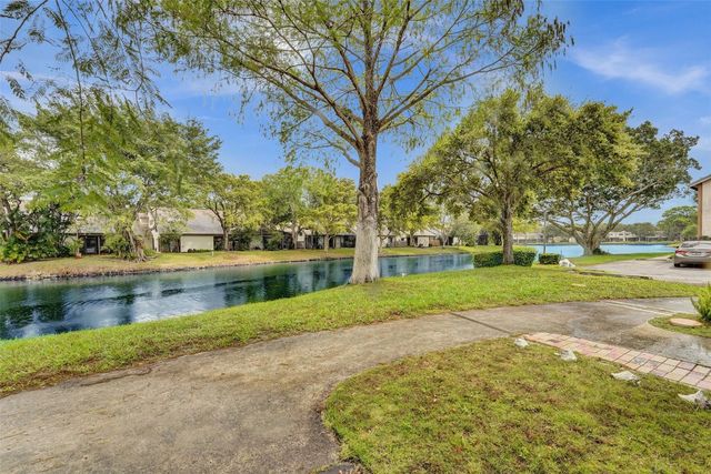 26 Wimbledon Lake Drive 248, Plantation, FL 33324