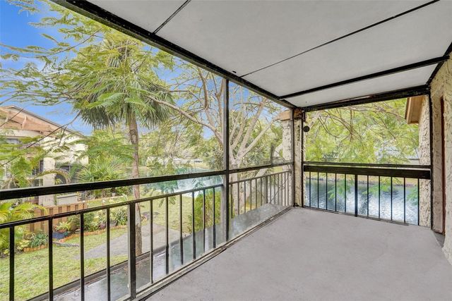 26 Wimbledon Lake Drive 248, Plantation, FL 33324