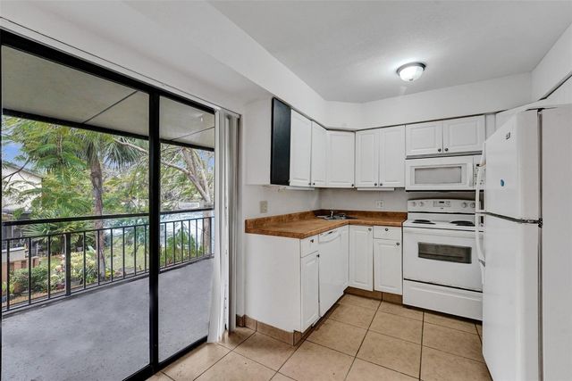 26 Wimbledon Lake Drive 248, Plantation, FL 33324