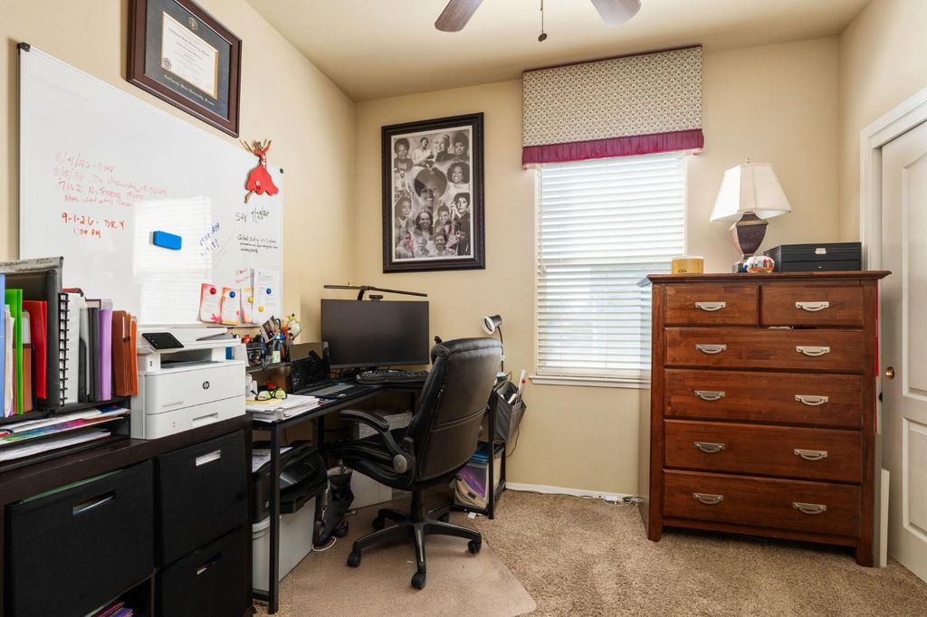 Image 27 of property listing at 713 W Bordeaux Lane, Clovis, CA 93619