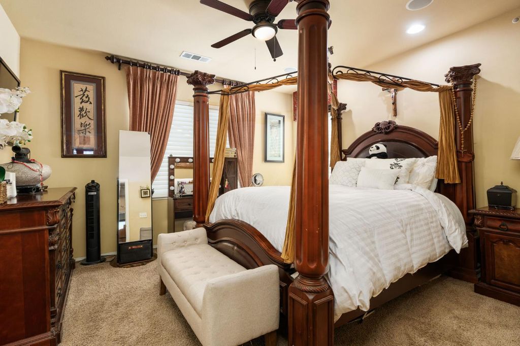 Image 30 of property listing at 713 W Bordeaux Lane, Clovis, CA 93619
