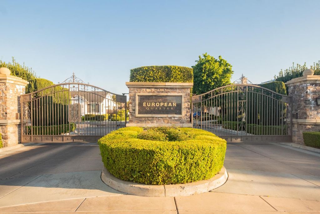 Image 47 of property listing at 713 W Bordeaux Lane, Clovis, CA 93619
