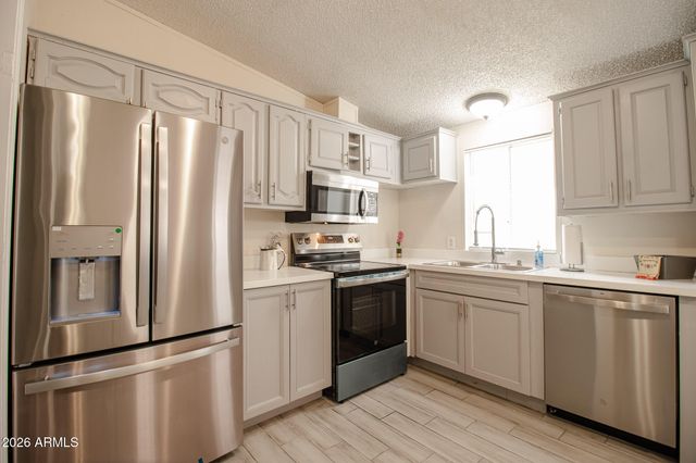 8601 N 71ST Avenue 43, Glendale, AZ 85301