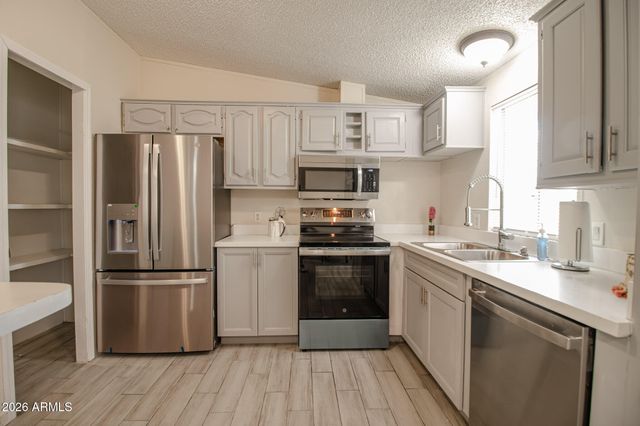 8601 N 71ST Avenue 43, Glendale, AZ 85301